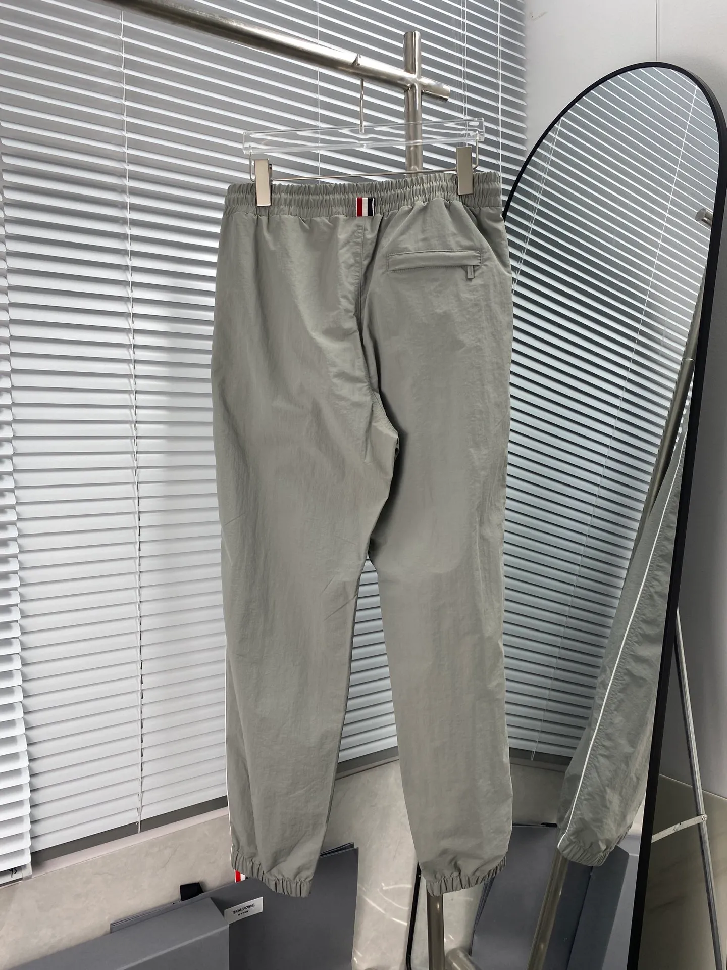 THOM BROWNE ：Light Green Navy Blue Gray Sizes：1.2.3.4